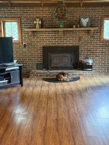1408 Sue Ann Ln, Lafayette, TN 37083