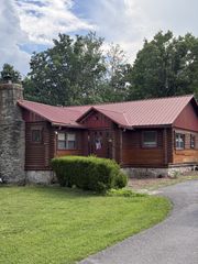 1408 Sue Ann Ln, Lafayette, TN 37083