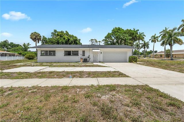 10300 McGregor BLVD, Fort Myers, FL 33919