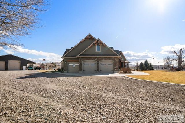 52 S Mission Road, Pocatello, ID 83202