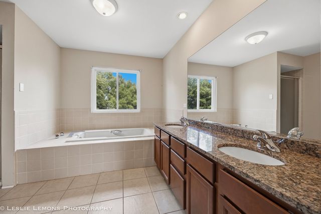 859 Evergreen Avenue, Glen Ellyn, IL 60137