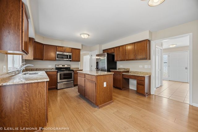 859 Evergreen Avenue, Glen Ellyn, IL 60137
