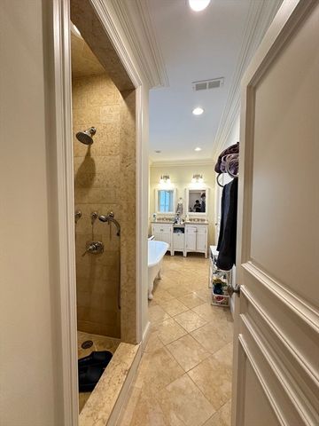 191 Newtonville Ave 191, Newton, MA 02458