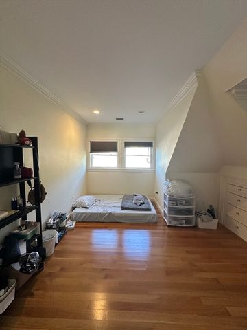 191 Newtonville Ave 191, Newton, MA 02458