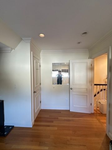 191 Newtonville Ave 191, Newton, MA 02458