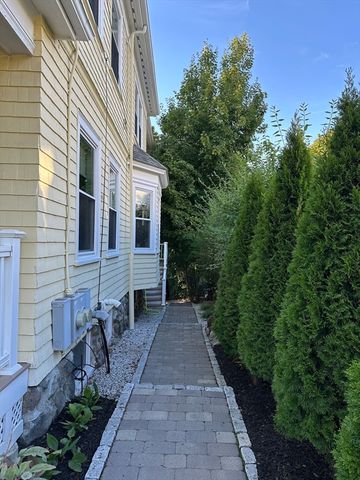 191 Newtonville Ave 191, Newton, MA 02458