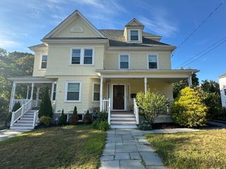 191 Newtonville Ave 191, Newton, MA 02458