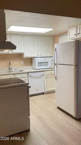 8888 N 47TH Avenue 141, Glendale, AZ 85302