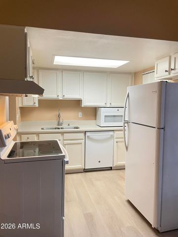 8888 N 47TH Avenue 141, Glendale, AZ 85302