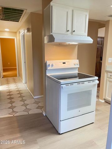 8888 N 47TH Avenue 141, Glendale, AZ 85302