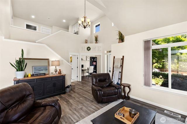 1959 Highpoint Street, Enumclaw, WA 98022