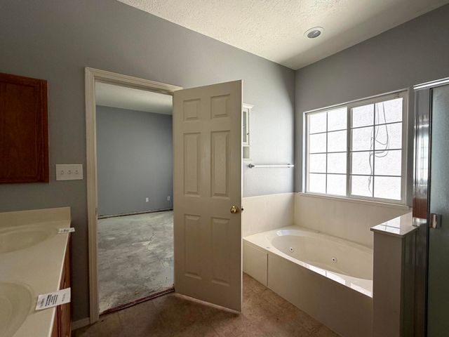 8828 Sonoma Avenue NW, Albuquerque, NM 87121