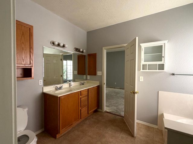 8828 Sonoma Avenue NW, Albuquerque, NM 87121