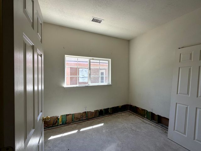 8828 Sonoma Avenue NW, Albuquerque, NM 87121