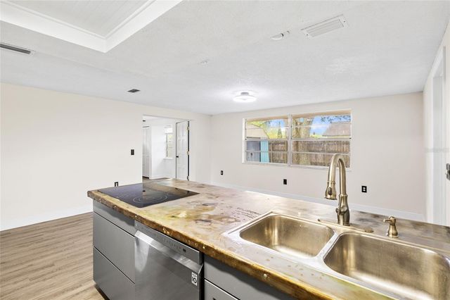 6744 GREENWICH AVENUE, New Port Richey, FL 34653