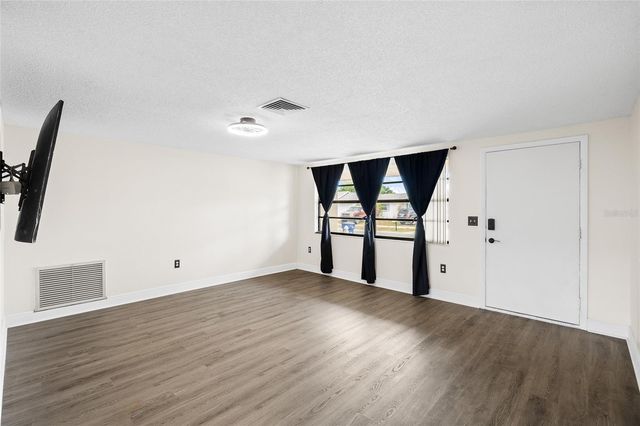 6744 GREENWICH AVENUE, New Port Richey, FL 34653