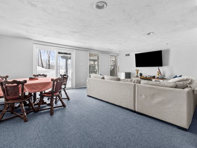 244 Robert Rd, Marlborough, MA 01752