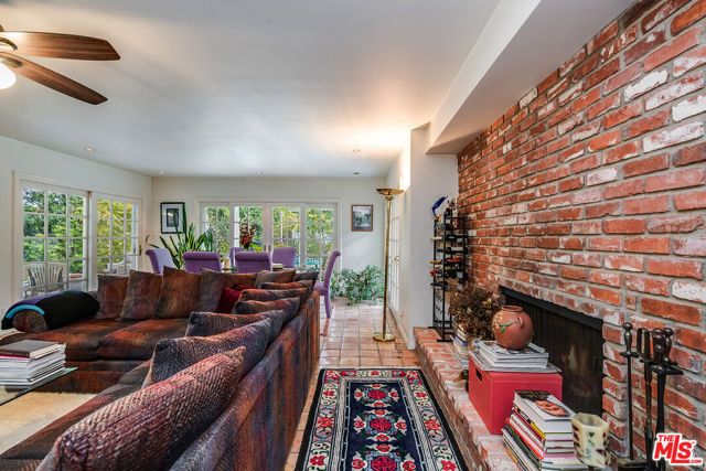 3004 Laurel Canyon Boulevard, Studio City (los Angeles), CA 91604