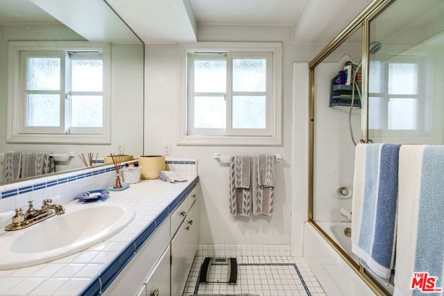 3004 Laurel Canyon Boulevard, Studio City (los Angeles), CA 91604