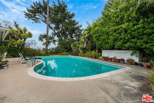3004 Laurel Canyon Boulevard, Studio City (los Angeles), CA 91604