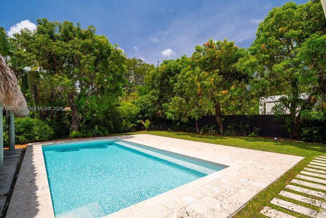 6761 SW 76th Terrace, South Miami, FL 33143