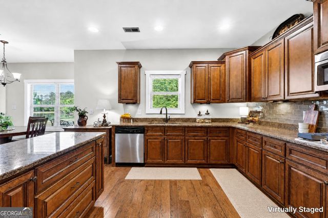 3 Westwood Lake Drive, Newnan, GA 30263