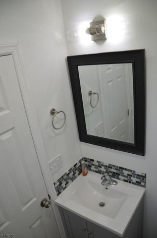 290 E Asbury Anderson Rd, Washington Twp., NJ 07882