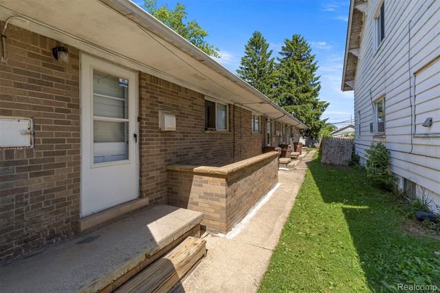 4077 Columbus Street, Wayne, MI 48184
