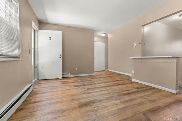 4077 Columbus Street, Wayne, MI 48184
