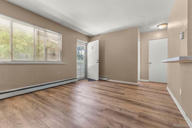 4077 Columbus Street, Wayne, MI 48184