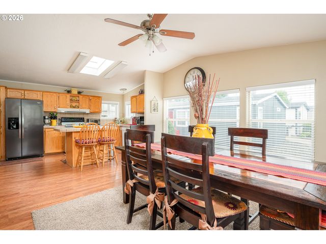 1949 Se PALMQUIST Rd 4, Gresham, OR 97080