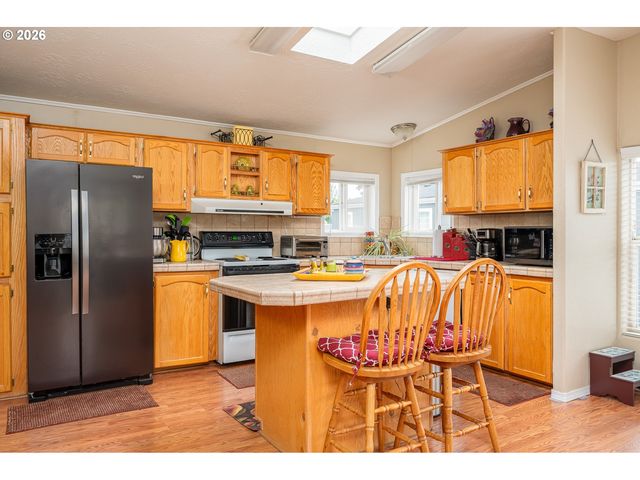 1949 Se PALMQUIST Rd 4, Gresham, OR 97080