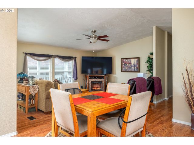 1949 Se PALMQUIST Rd 4, Gresham, OR 97080