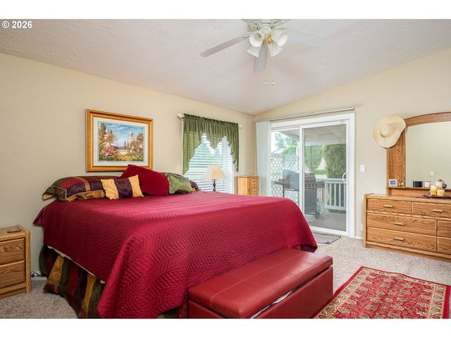 1949 Se PALMQUIST Rd 4, Gresham, OR 97080