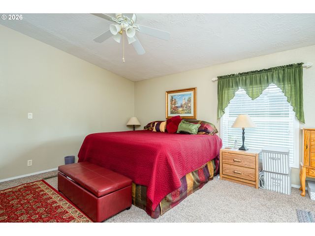 1949 Se PALMQUIST Rd 4, Gresham, OR 97080