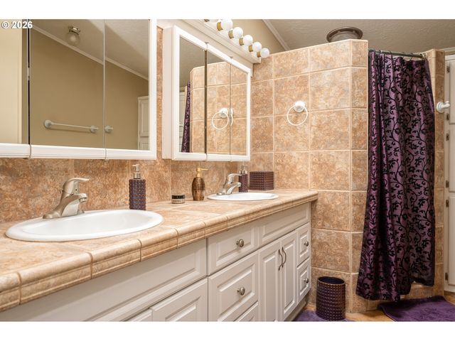 1949 Se PALMQUIST Rd 4, Gresham, OR 97080