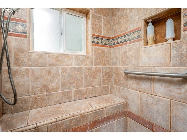 1949 Se PALMQUIST Rd 4, Gresham, OR 97080