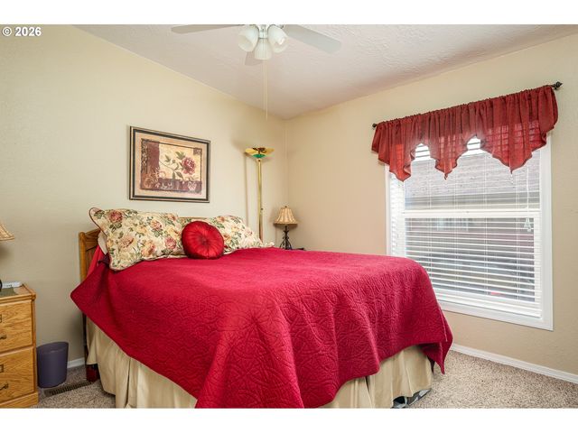1949 Se PALMQUIST Rd 4, Gresham, OR 97080