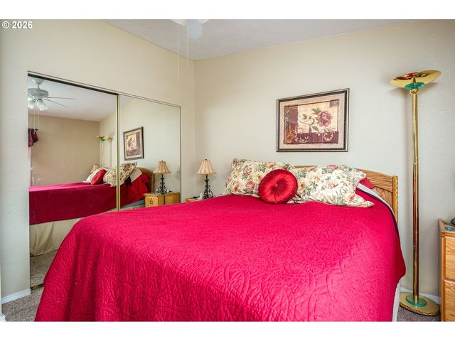 1949 Se PALMQUIST Rd 4, Gresham, OR 97080