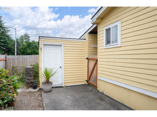 1949 Se PALMQUIST Rd 4, Gresham, OR 97080