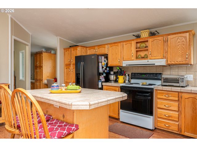 1949 Se PALMQUIST Rd 4, Gresham, OR 97080