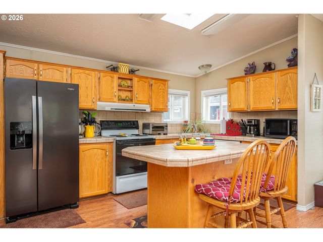 1949 Se PALMQUIST Rd 4, Gresham, OR 97080