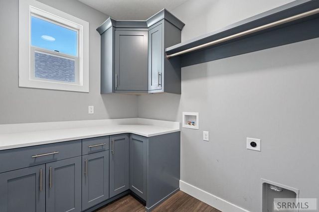 6147 Beacon Ln, Chubbuck, ID 83202