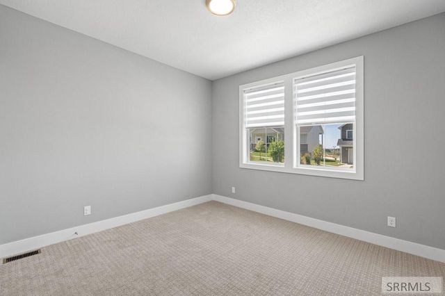 6147 Beacon Ln, Chubbuck, ID 83202