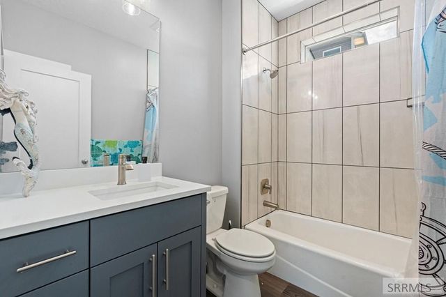 6147 Beacon Ln, Chubbuck, ID 83202