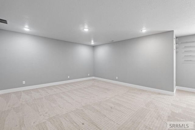 6147 Beacon Ln, Chubbuck, ID 83202