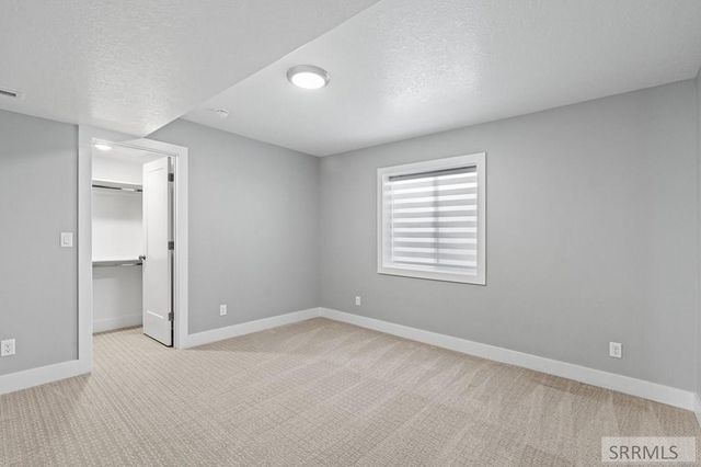 6147 Beacon Ln, Chubbuck, ID 83202