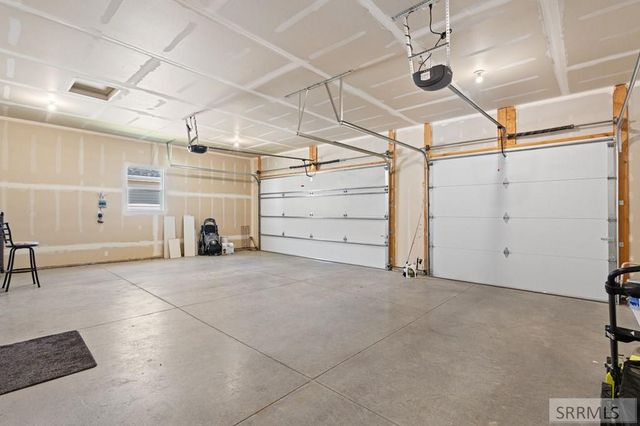 6147 Beacon Ln, Chubbuck, ID 83202