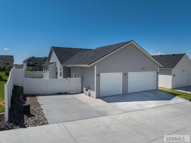 6147 Beacon Ln, Chubbuck, ID 83202