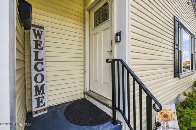 54 Boulevard E, Laurence Harbor, NJ 07735